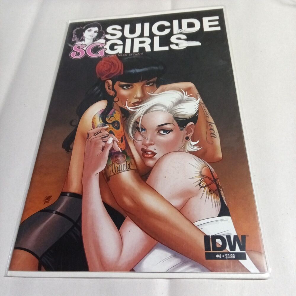 Suicide Girls #4 (IDW Publishing June 2011)
